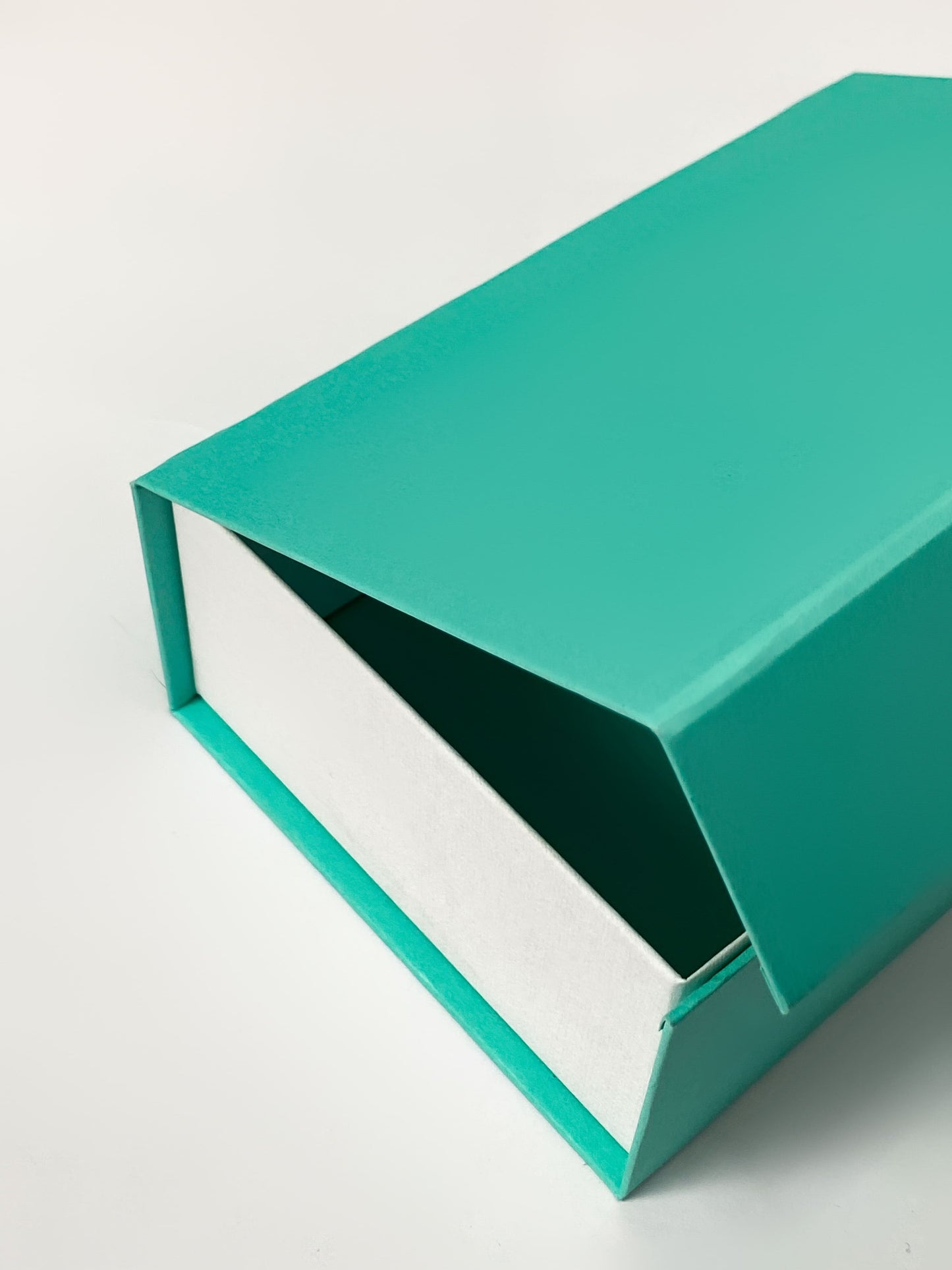 Foldable Luxury Packaging