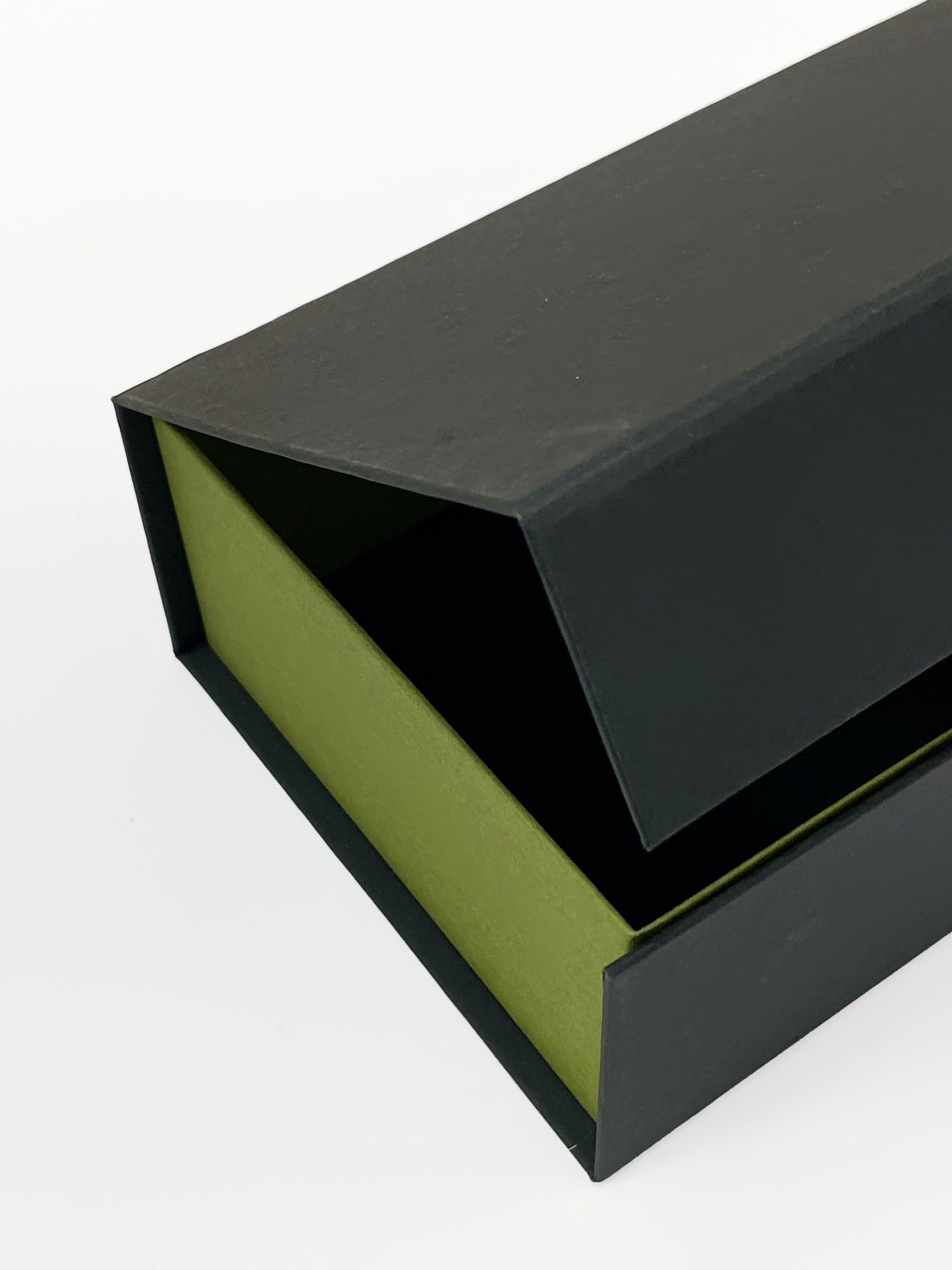 Foldable Luxury Packaging