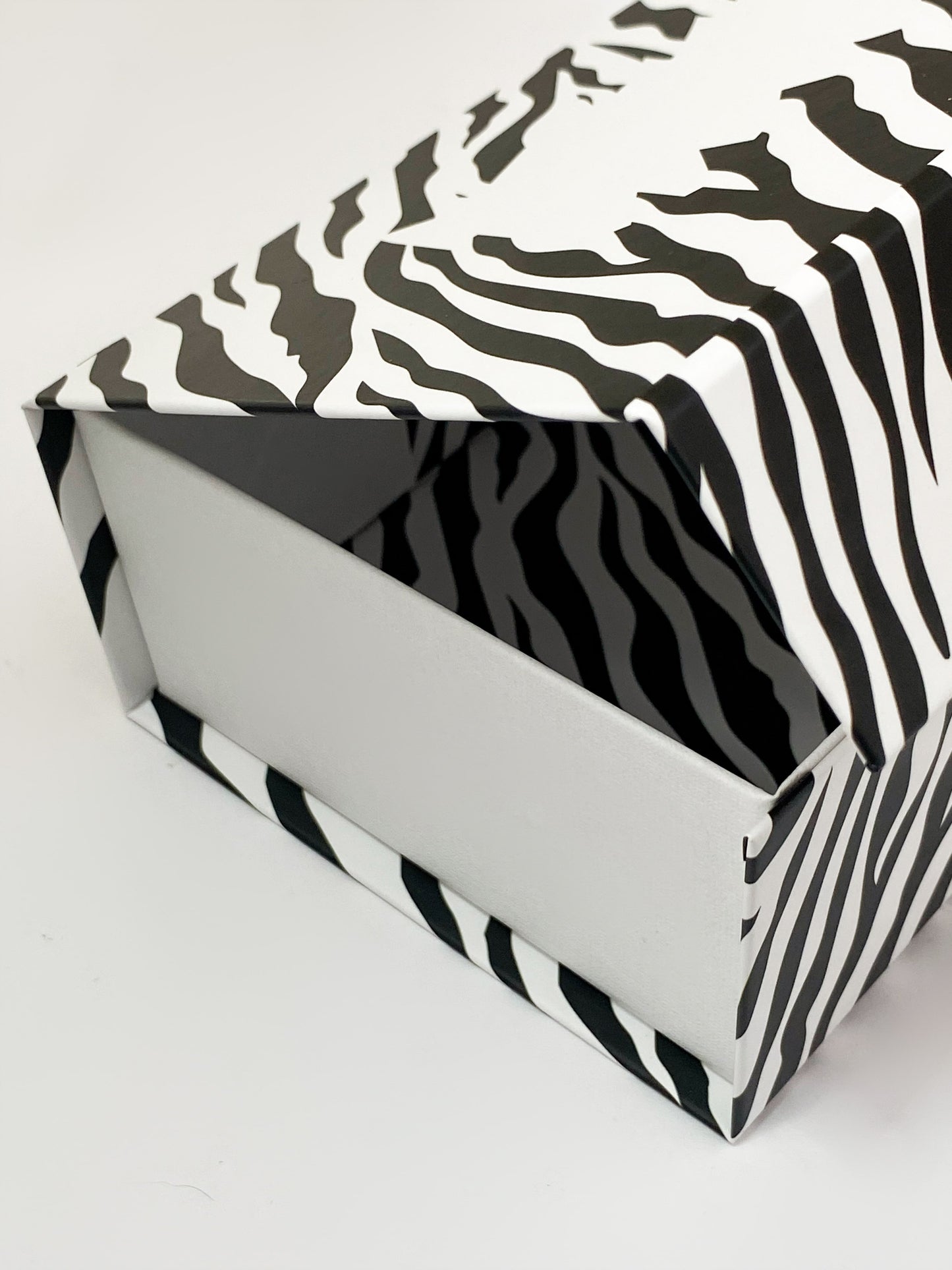 Foldable Luxury Packaging