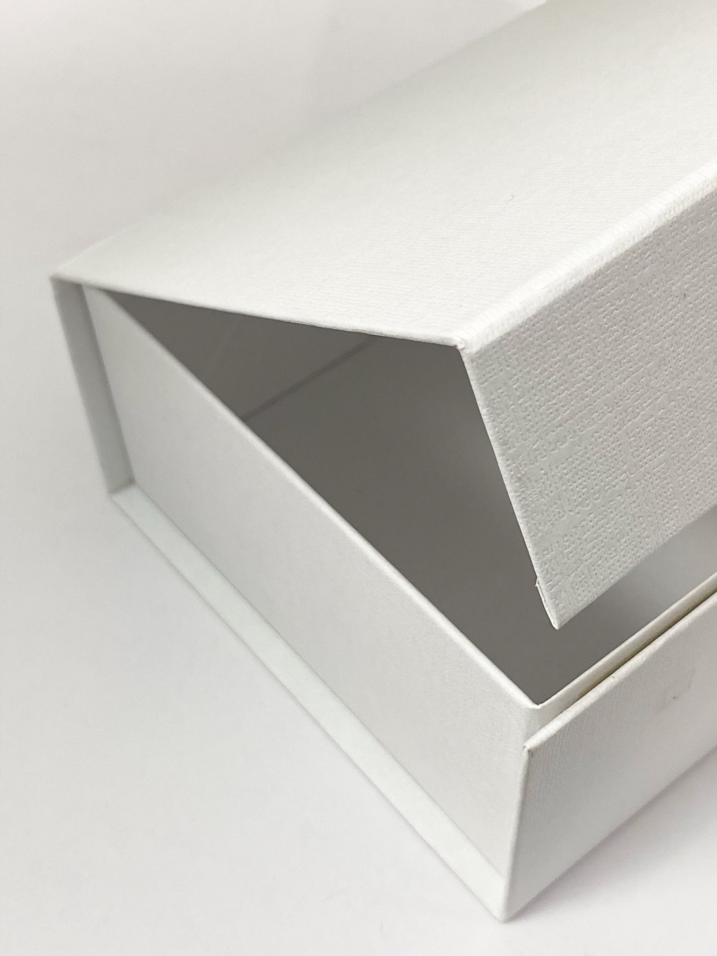 Foldable Luxury Packaging