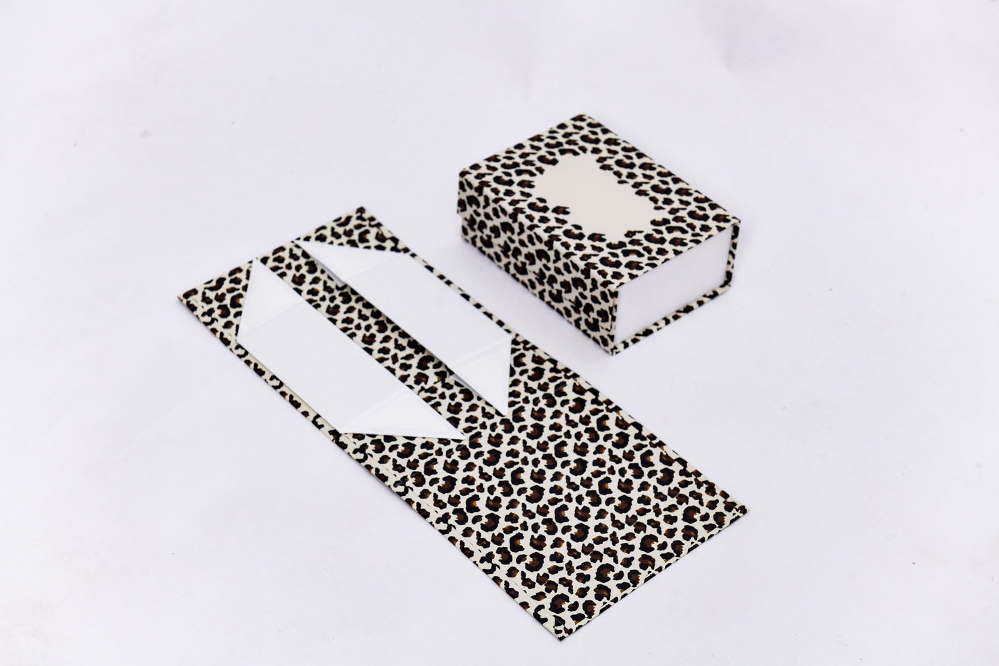 Foldable Luxury Packaging