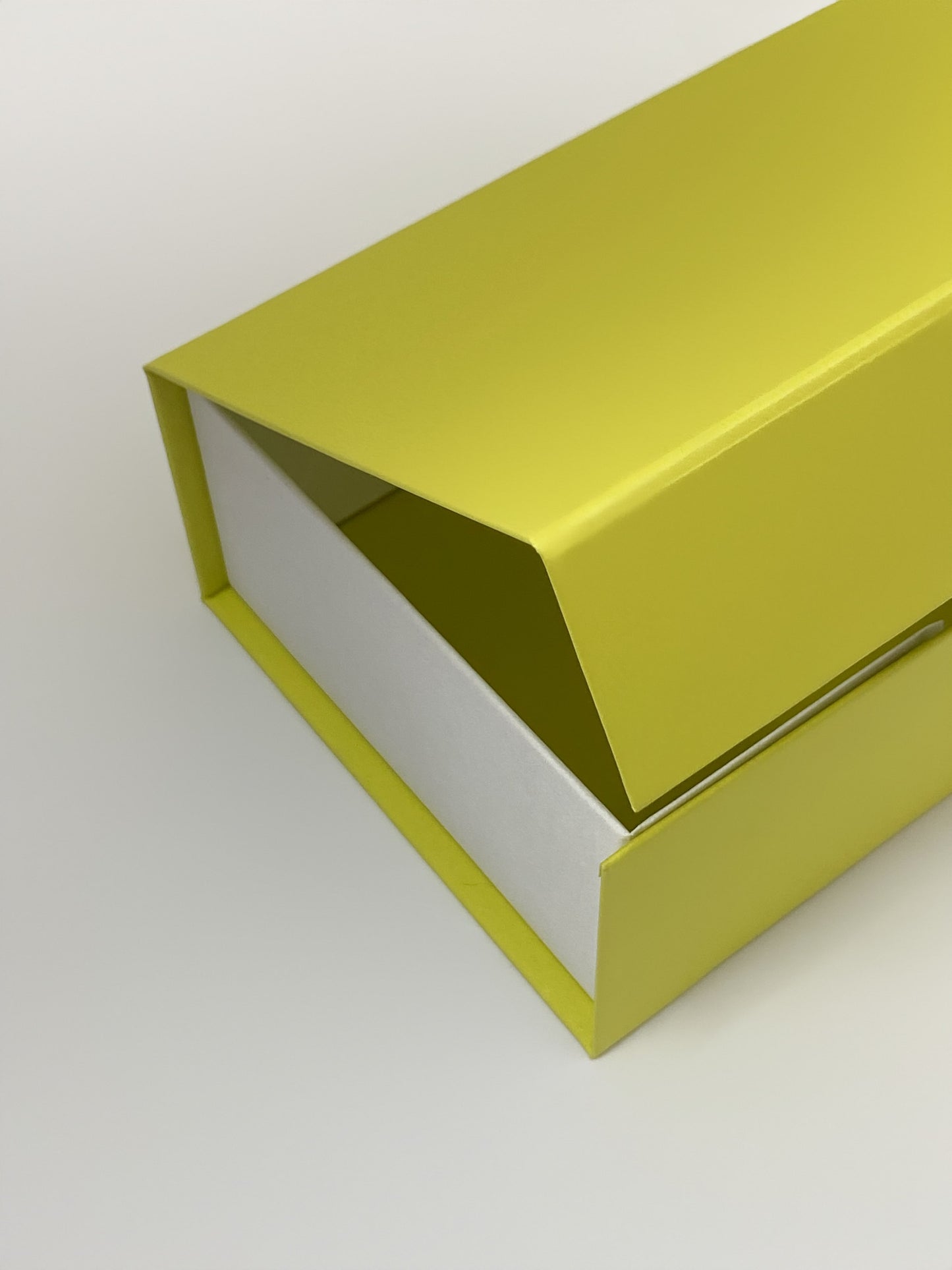 Foldable Luxury Packaging